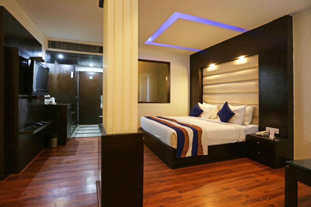 Capital O 7331 Hotel Downtown New Delhi Buitenkant foto