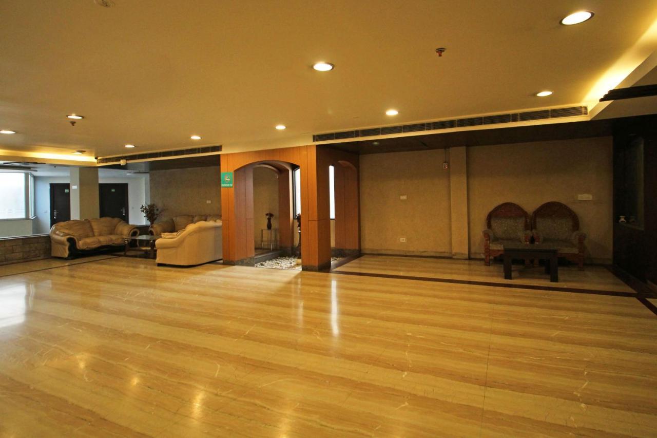 Capital O 7331 Hotel Downtown New Delhi Buitenkant foto