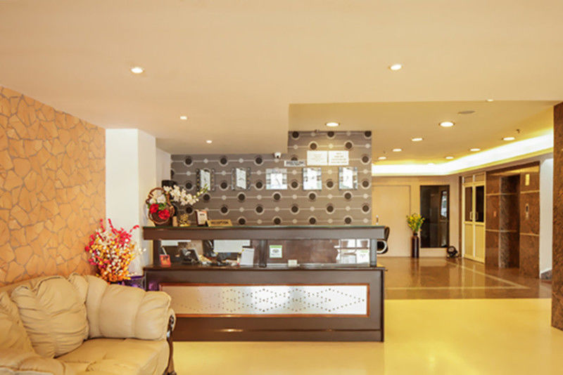 Capital O 7331 Hotel Downtown New Delhi Buitenkant foto