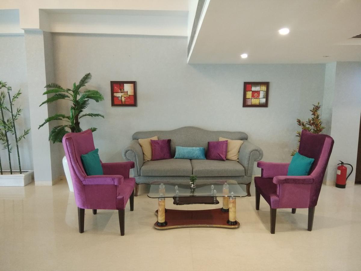 Capital O 7331 Hotel Downtown New Delhi Buitenkant foto
