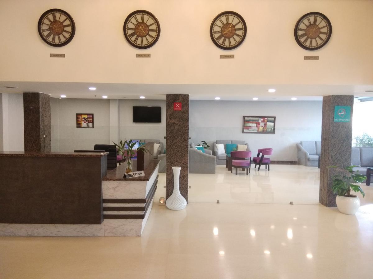 Capital O 7331 Hotel Downtown New Delhi Buitenkant foto