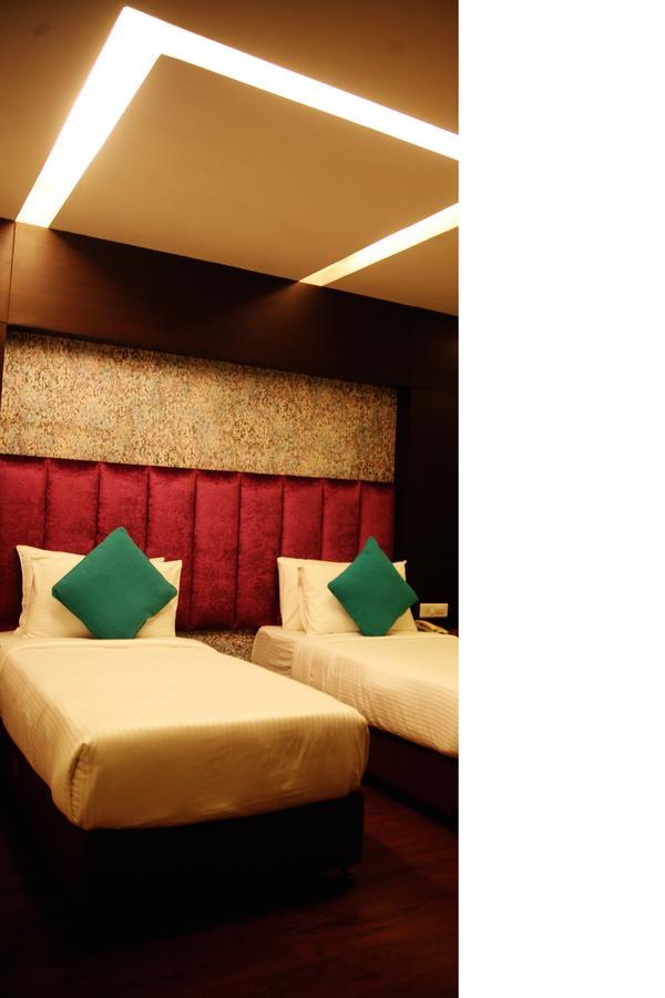 Capital O 7331 Hotel Downtown New Delhi Buitenkant foto