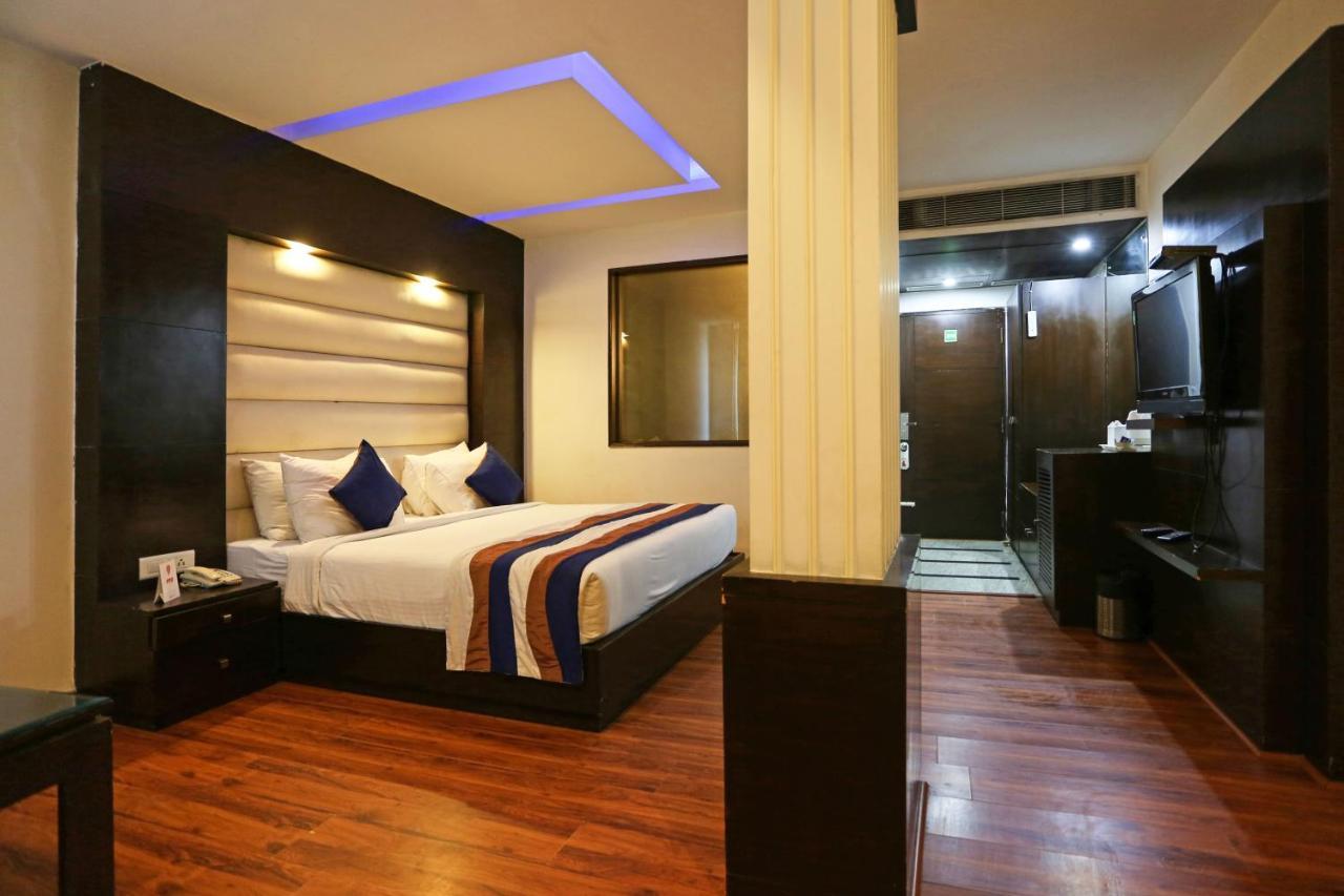Capital O 7331 Hotel Downtown New Delhi Buitenkant foto
