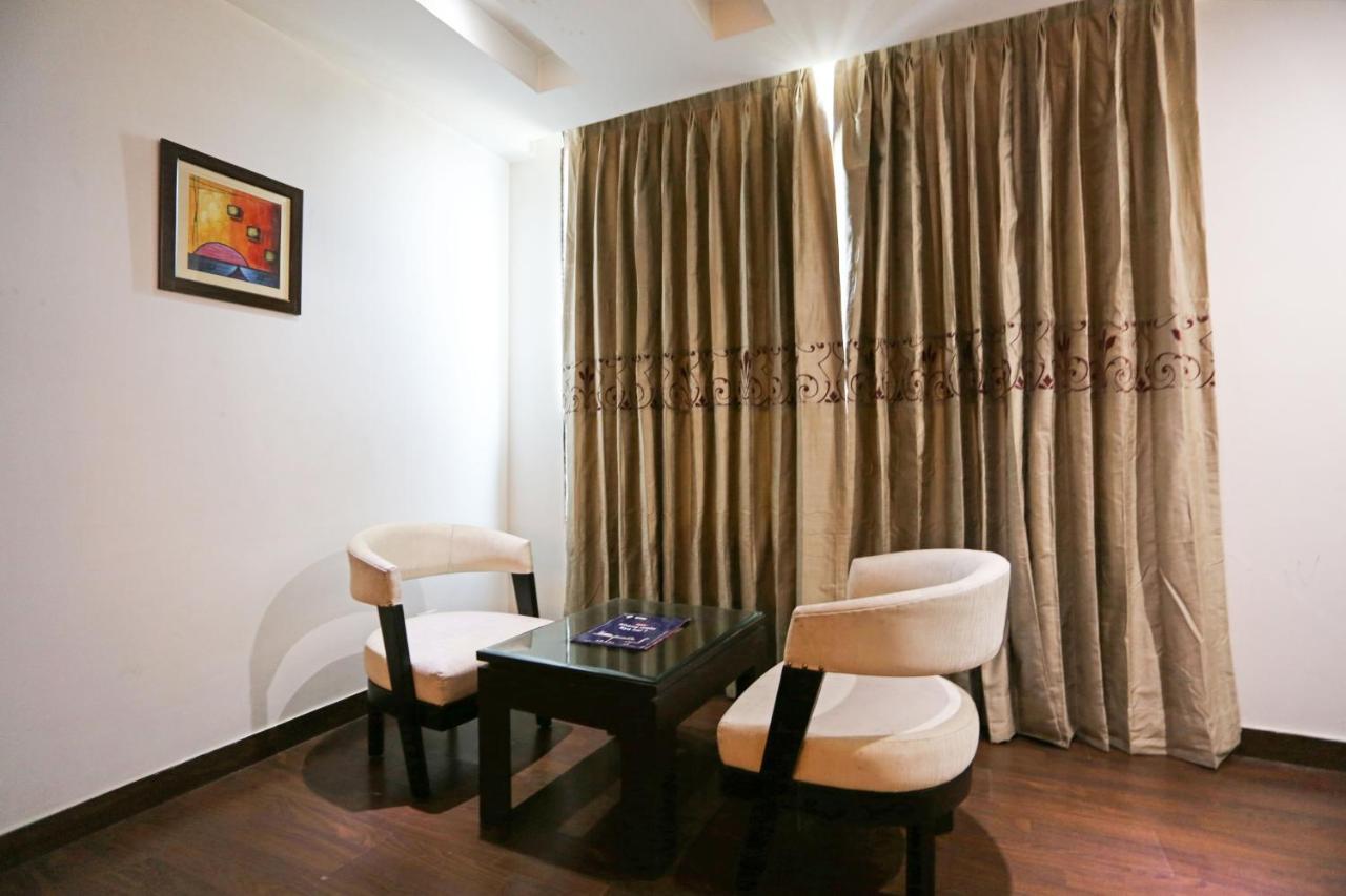 Capital O 7331 Hotel Downtown New Delhi Buitenkant foto